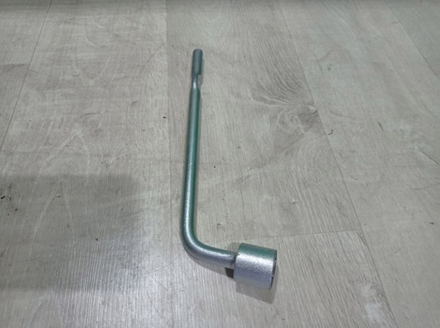 MAZDA LD4769671 Ключ балонный (торцовый) в наличии Хмельницкий