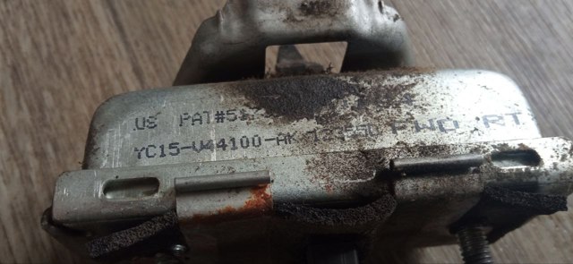 YC15V44100AK Ограничитель открывания двери багажного отсека (фургон) правый купить Черновцы