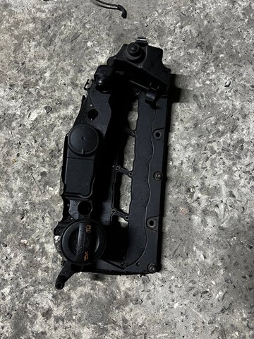 03L103469 VAG Клапанная крышка купить в Тернополь