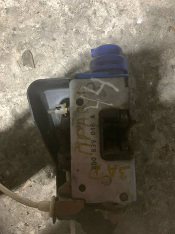 Замок задней правой двери  8D0839016A VAG