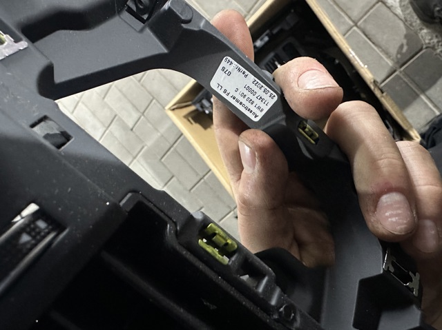 8W1820901CEAX VAG купить в Запорожье