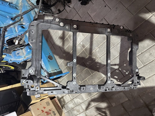 Рамка крепления радиатора GHP953111 MAZDA