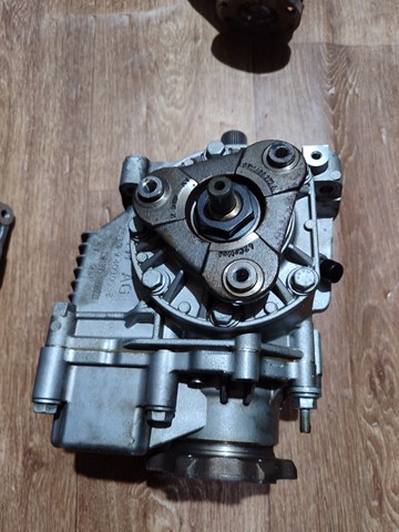 Коробка раздаточная в сборе 0FV409053B VAG