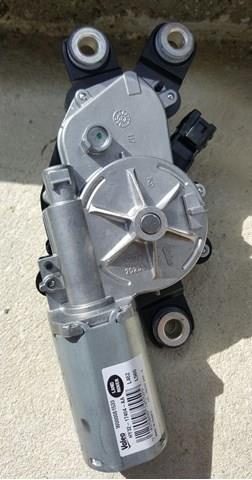 Мотор стеклоочистителя заднего стекла LR083128 LAND ROVER