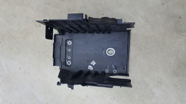 Поддон АКБ LR114224 LAND ROVER