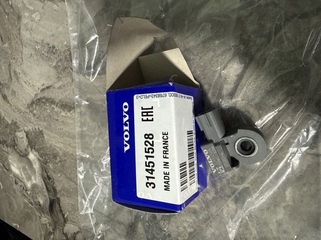 Датчик Айрбег передний 31451528 VOLVO