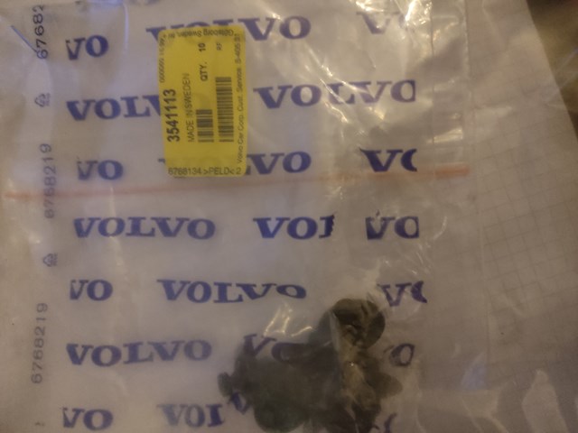 Крепление переднего бампера 3541113 VOLVO