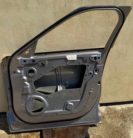 LR091717 LAND ROVER Дверь передняя правая купить в Николаев