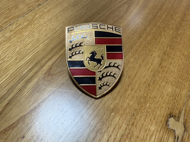 9P1853601 PORSCHE Эмблема капота купить в Днепр