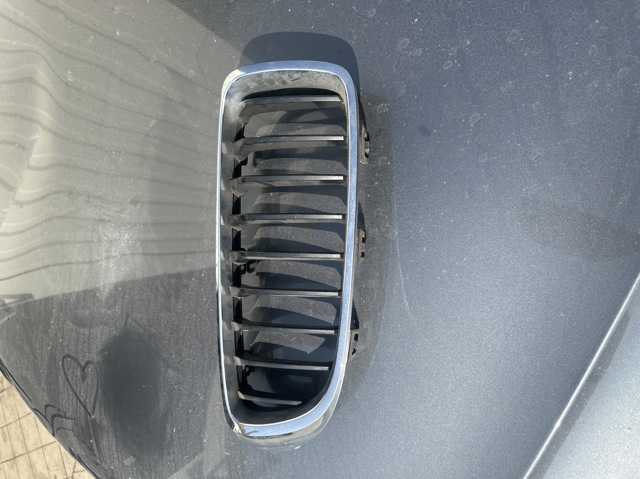 Решетка радиатора правая 7294818 BMW