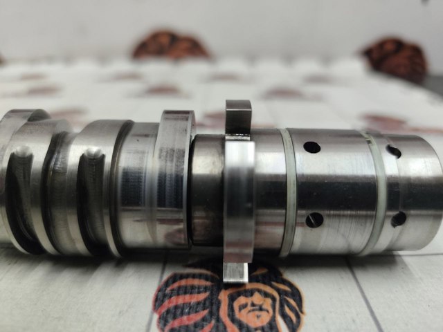 06M109003CP Распредвал двигателя впускной левый купить Черновцы