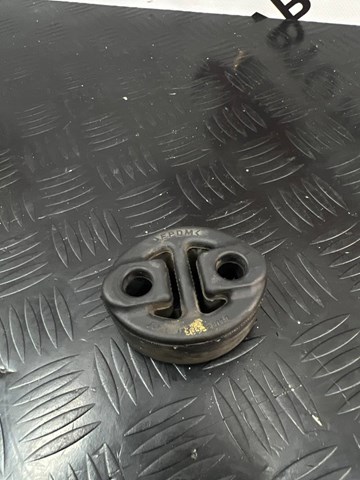 Подушка крепления глушителя 1756522040 TOYOTA