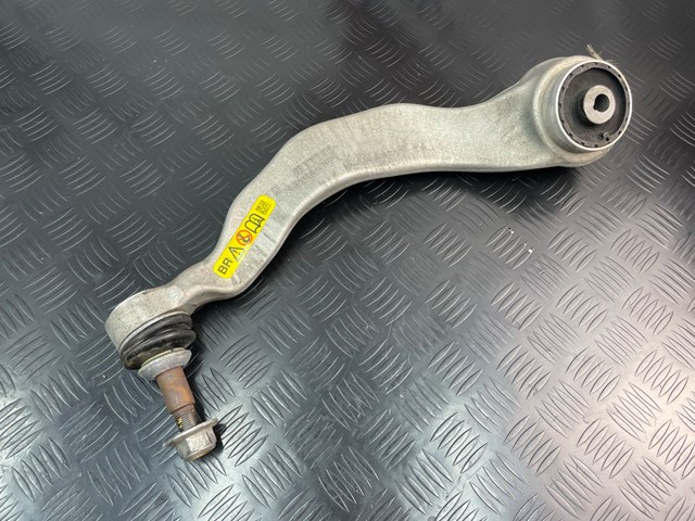 Передний нижний рычаг 31106861158 BMW