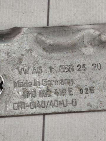 VAG 4M0802419E Крепление (подставка) аккумулятора (АКБ) в наличии Полтава