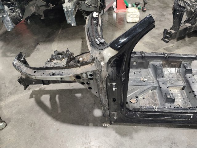 Арка крыла переднего левого 4M0805151 VAG