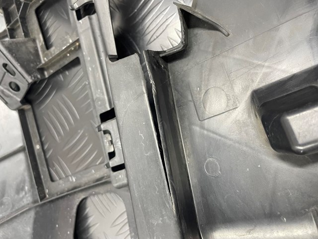 BMW 51117475185 Кронштейн бампера переднего левый в наличии Павлоград