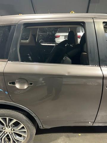 Задняя правая дверь 5730B560 MITSUBISHI