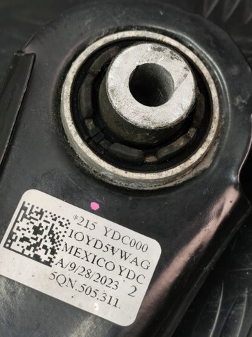 5QN505311 VAG Рычаг задней подвески нижний левый/правый купить в Полтава