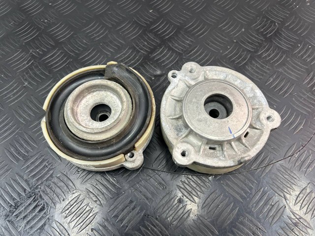 Подушка амортизатора переднего 8W0412377 VAG