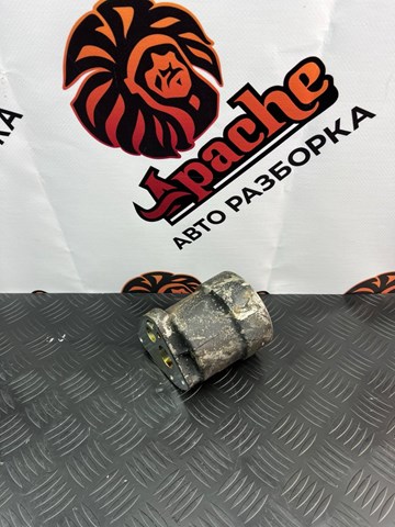  Корпус масляного фильтра LR010722 LAND ROVER