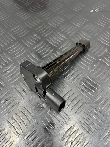 Датчик уровня масла двигателя LR012640 LAND ROVER