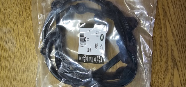 Правая прокладка клапанной крышки LR010882 LAND ROVER