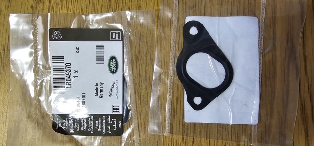 Прокладка водяной помпы LR011562 LAND ROVER