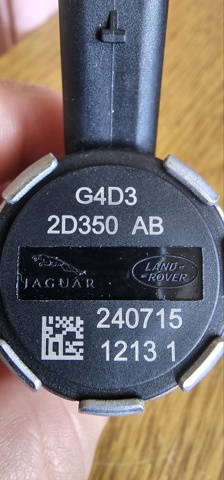 Клапан регулировки давления масла LR073684 LAND ROVER