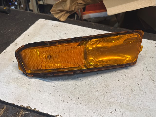 Габарит (указатель поворота) правый 4R3Z13200AA FORD