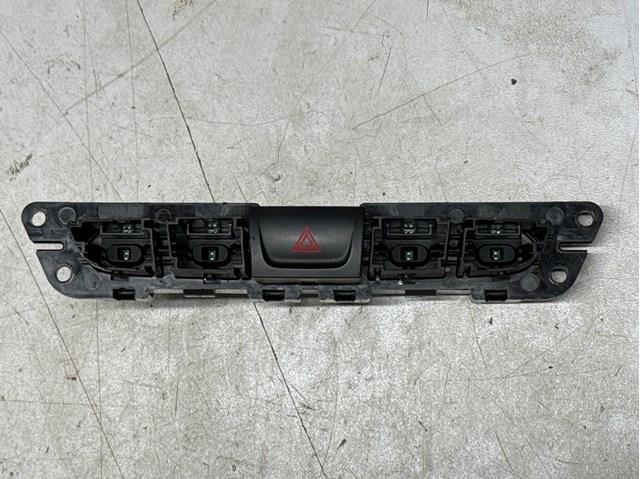 Блок кнопок центральной консоли 68156949AB CHRYSLER