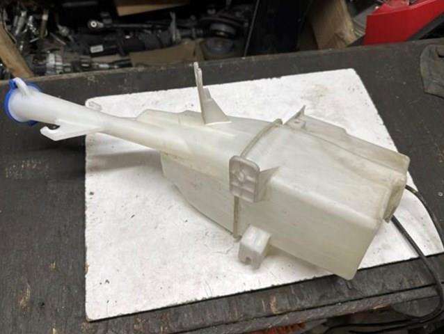 HYUNDAI 98610K0100 Бачок омывателя стекла в наличии Одесса