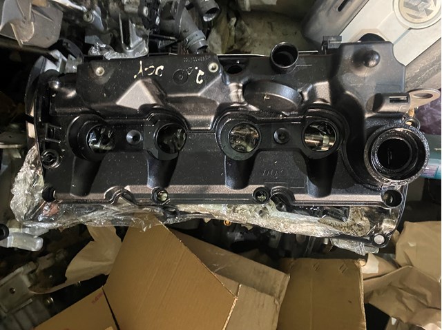 Крышка клапанов 03L103469AC VAG