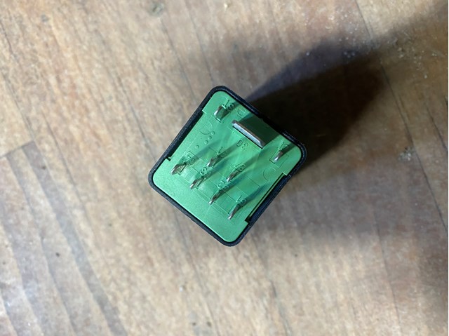 Реле свечей накаливания 04L907282 VAG