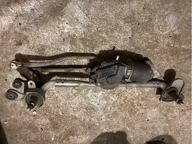 Мотор трапеции стеклоочистителя Mazda 5 I