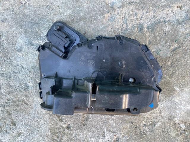 Внутренний дверной замок Volkswagen Jetta VII