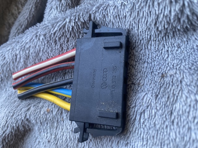 VAG 1J0972755 в наличии Запорожье