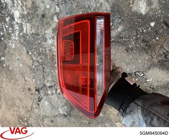 Фара задняя правая внутренняя 5GM945094D VAG