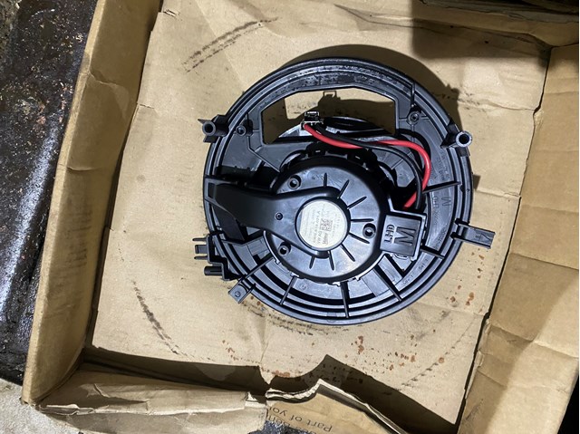Отопителя салона 5WB819021A VAG