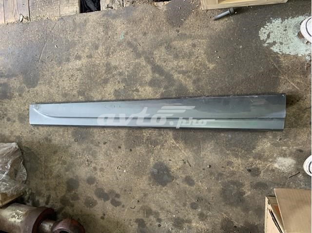 Накладка передней правой двери 8R0853960E VAG