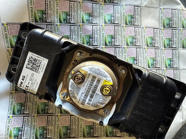 Подушка безопасности, пассажирская 8V0880204F VAG