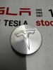 5 колпачек центральный колесного диска silver (повреждение) tesla model s, model s rest, model x, model 3 6005879-00-a 6005879-00-A