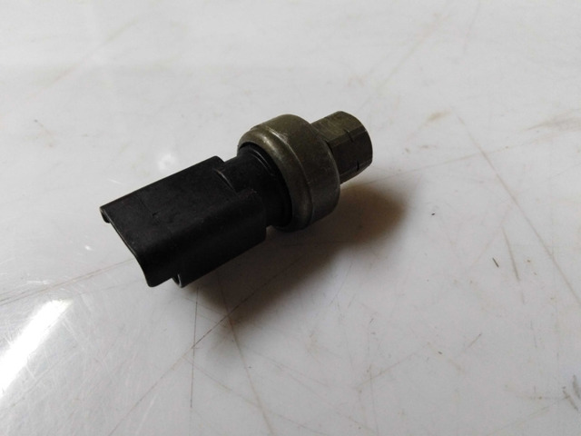 Датчик давления кондиционера KTT130025 THERMOTEC