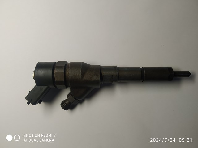 Клапанная форсунка 0445110008 BOSCH