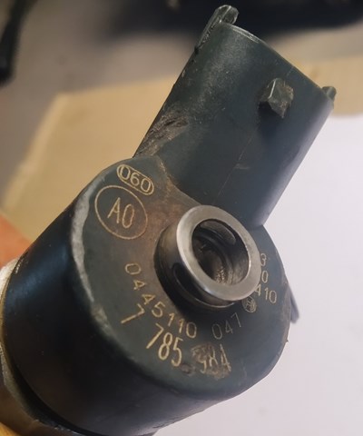 Клапанная форсунка 0445110047 BOSCH