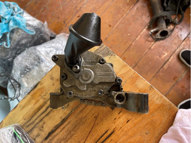 Помпа масляная 03C115105Q VAG