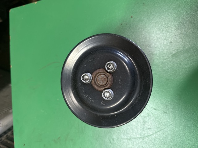 Шкив водяной помпы 03D121028B VAG