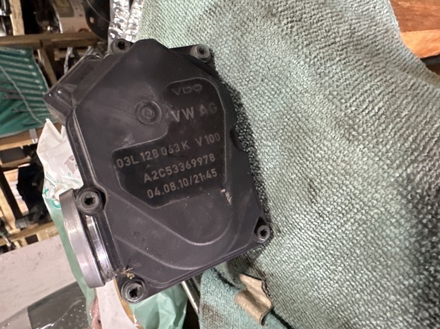 Дроссельная заслонка в сборе 03L128063K VAG