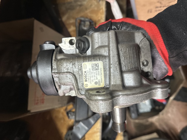 Насос топливный высокого давления (ТНВД) 03L130755 VAG
