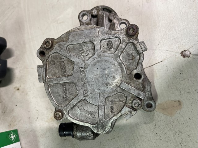 Насос вакуумный 03L145100F VAG