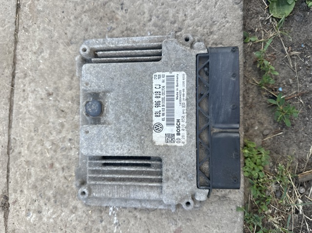 Мозги двигателя 03L906018CJ VAG